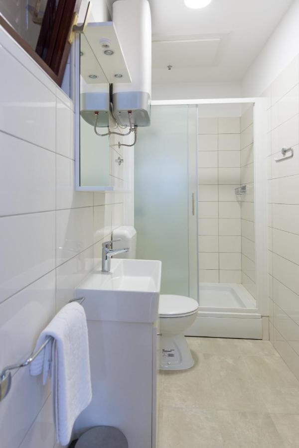 Apartments By The Sea Kastel Stari, Kastela - 15894 Екстериор снимка