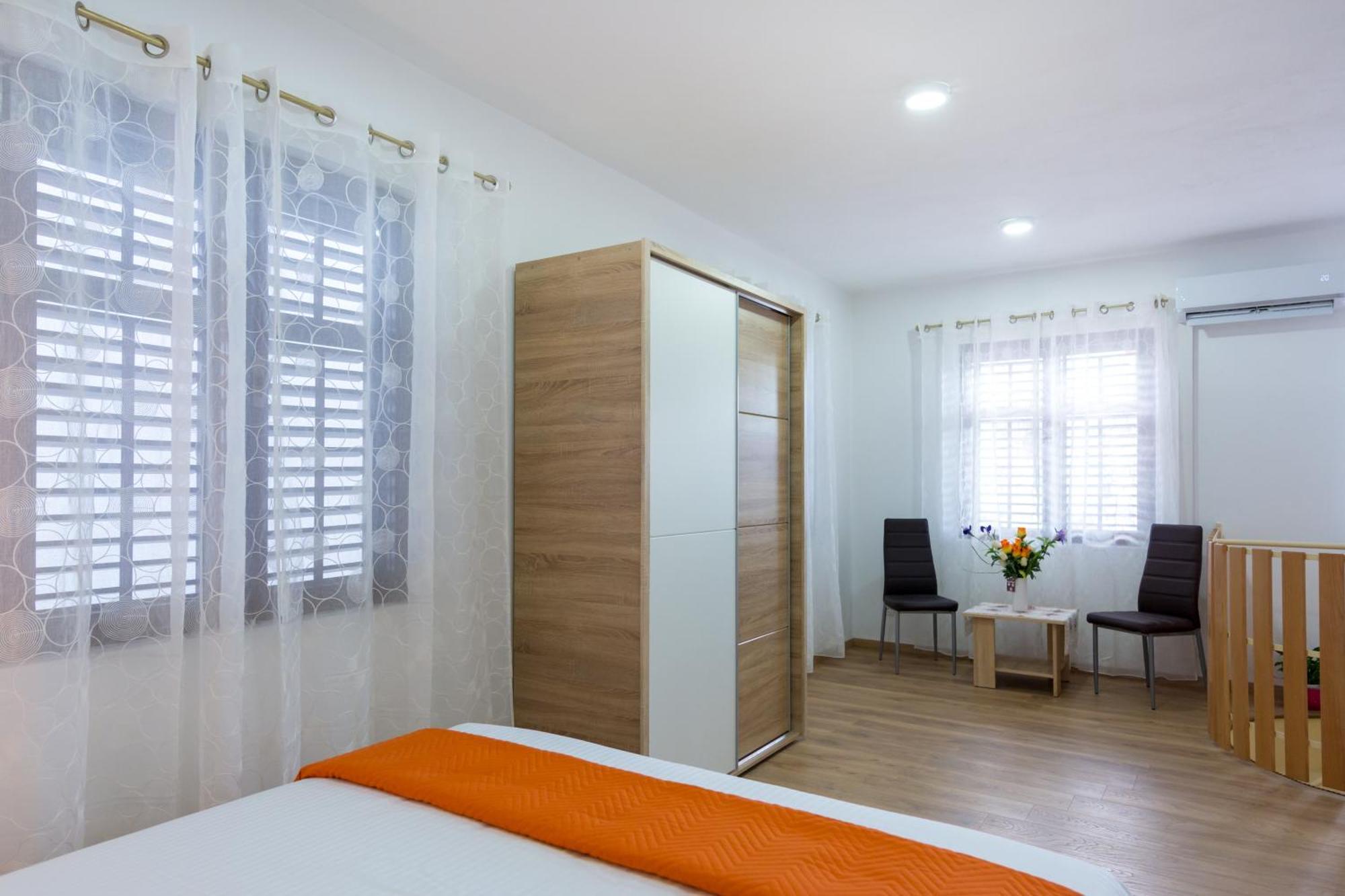 Apartments By The Sea Kastel Stari, Kastela - 15894 Стая снимка