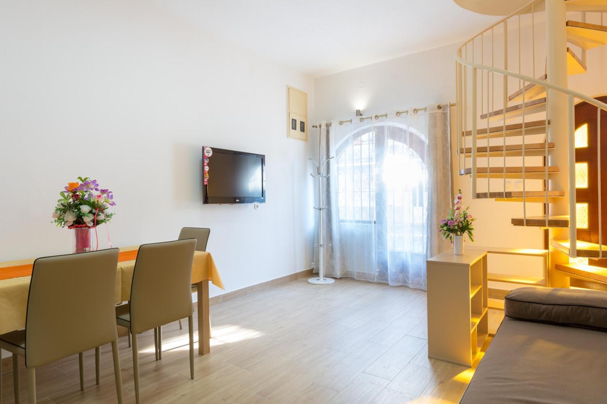 Apartments By The Sea Kastel Stari, Kastela - 15894 Стая снимка